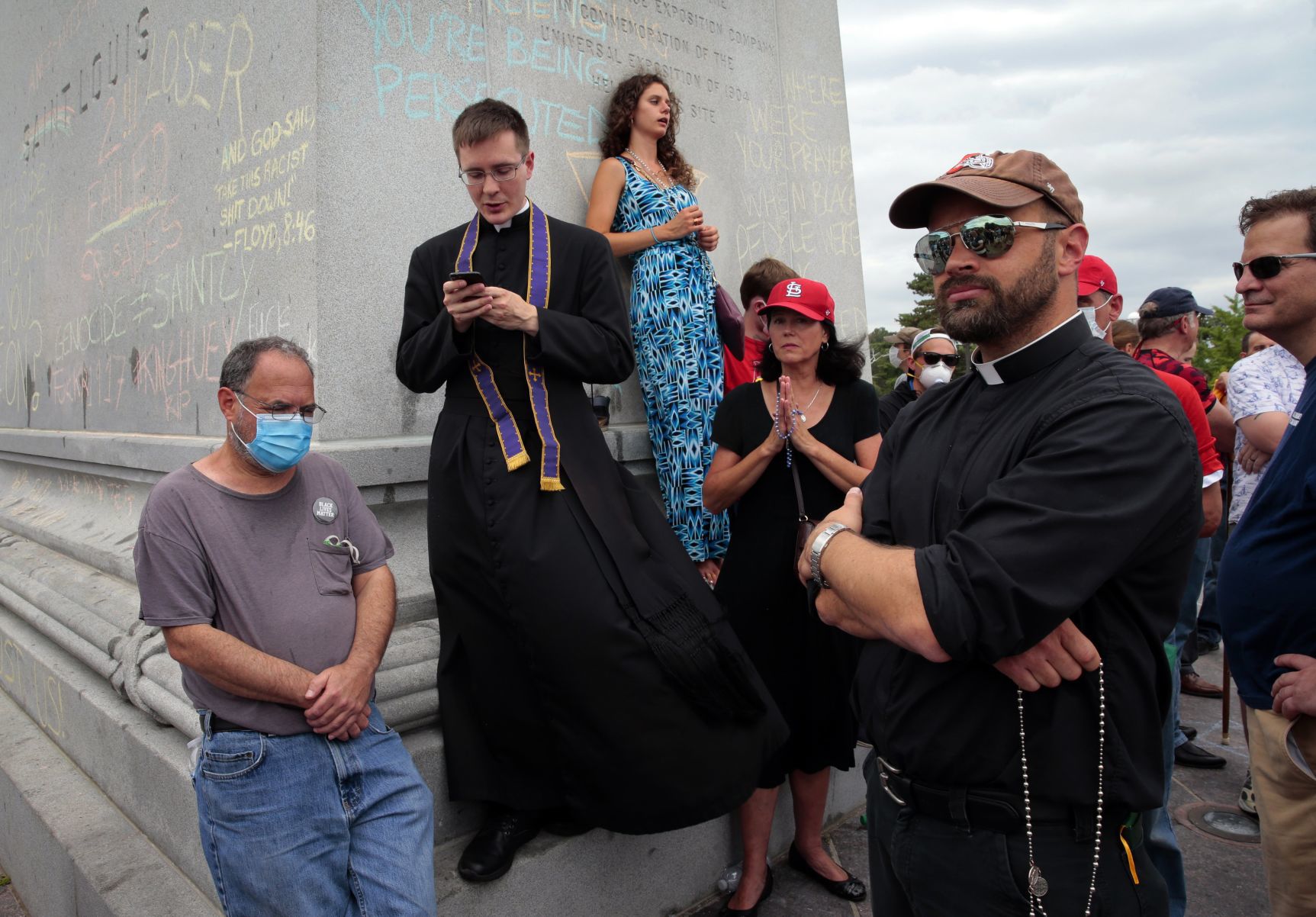 Protest over statue of St. Louis' namesake
